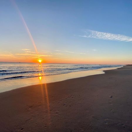 Sandy Shores - 2Br Beach Getaway And Surf Spot Fort Pierce Esterno foto